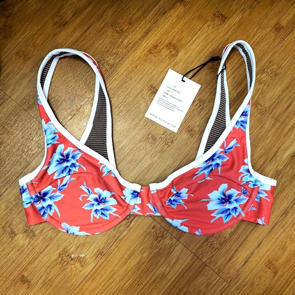 Ruby Vintage Aloha top